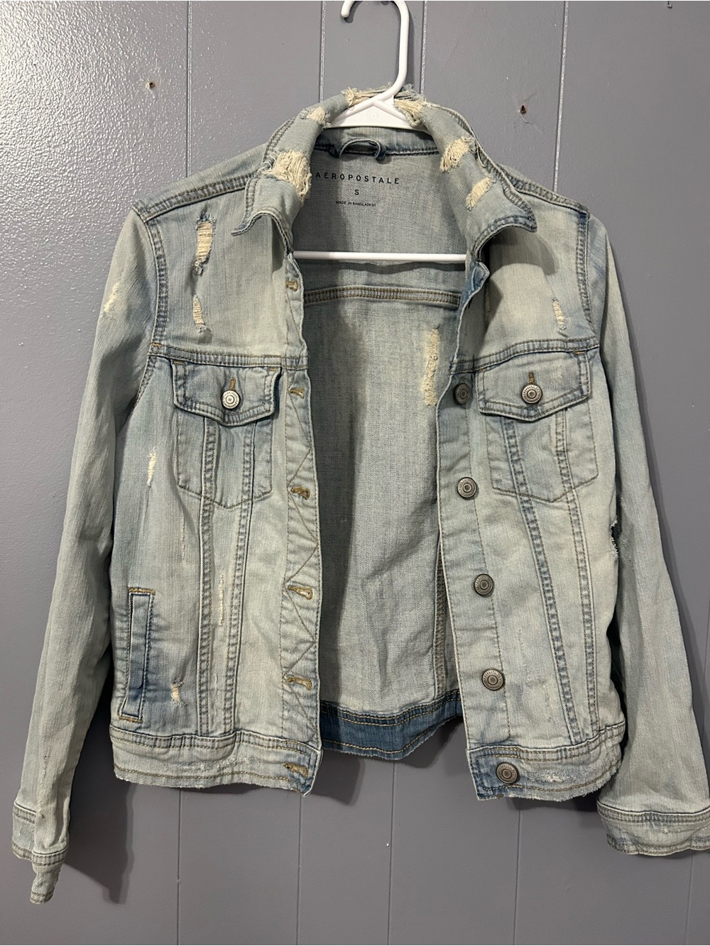 Aeropostale Light Wash Distressed Denim Jacket in Pale Blue